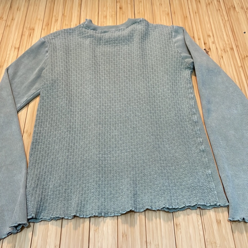 Girl’s Forever 21 kids Knit top. - Picture 7 of 7